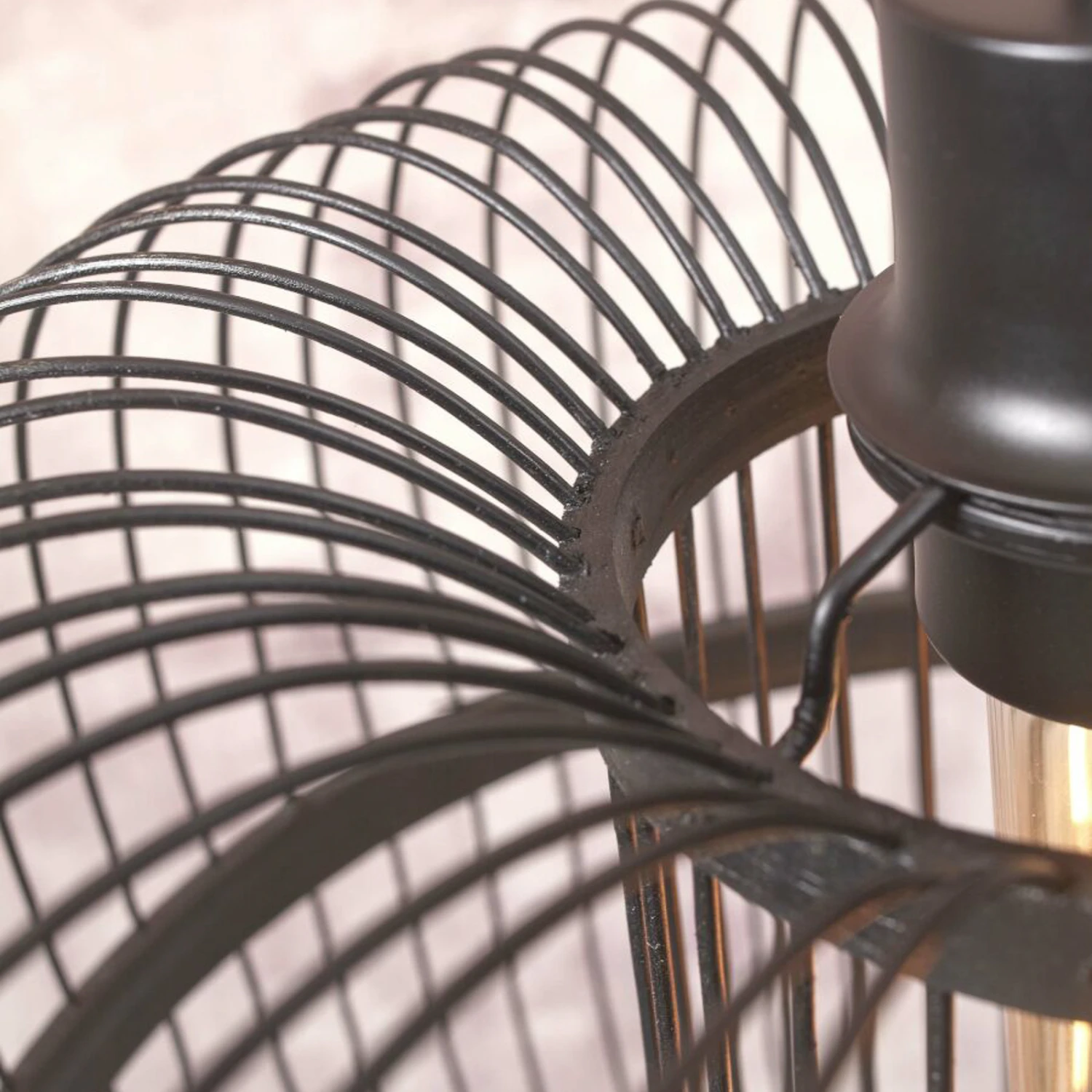 GOOD & MOJO Hokkaido Lampe Sur Pied 176 cm Noir 10 GOOD & MOJO Hokkaido Lampe Sur Pied 176 cm Noir – Image 8