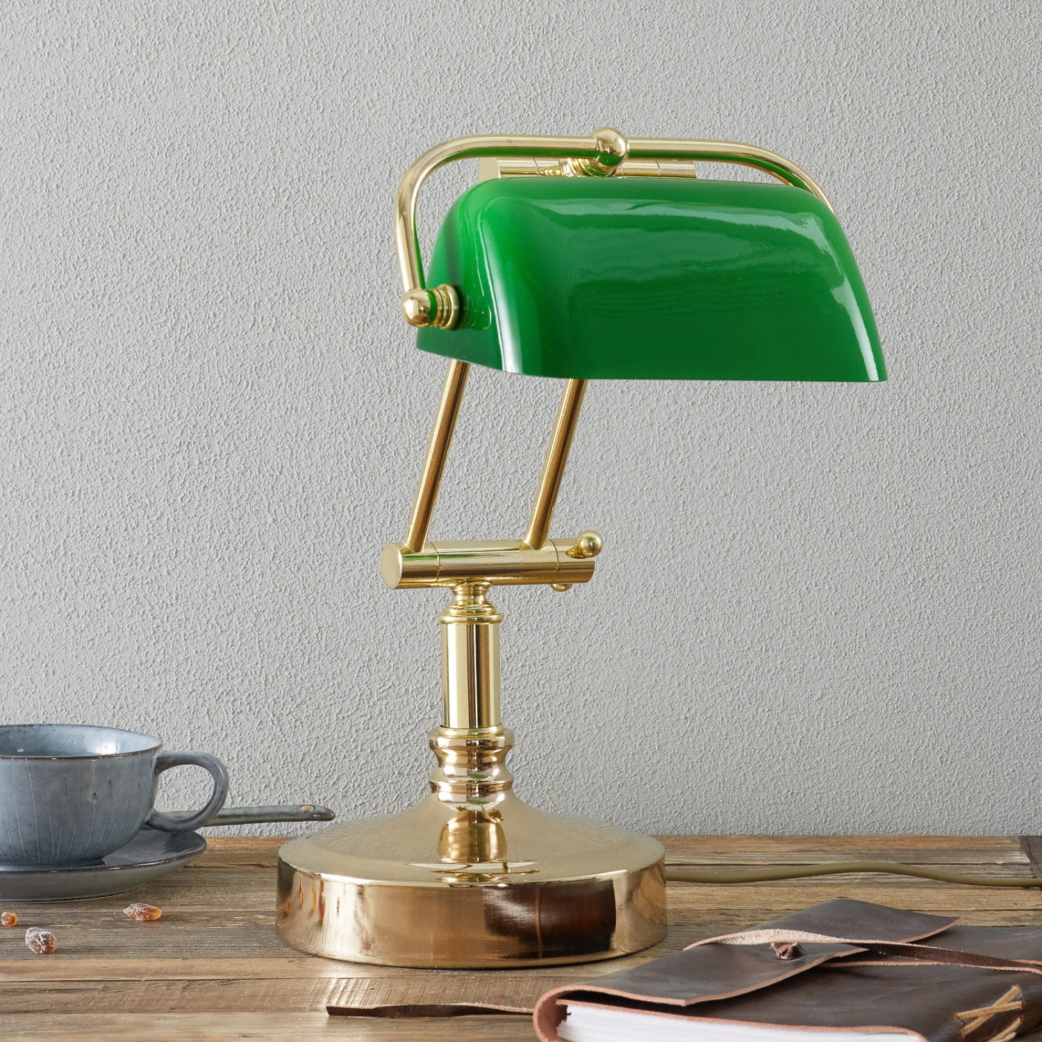 Lampe Banquier Steve Avec Diffuseur En Verre Vert 4 Lampe Banquier Steve Avec Diffuseur En Verre Vert – Image 2