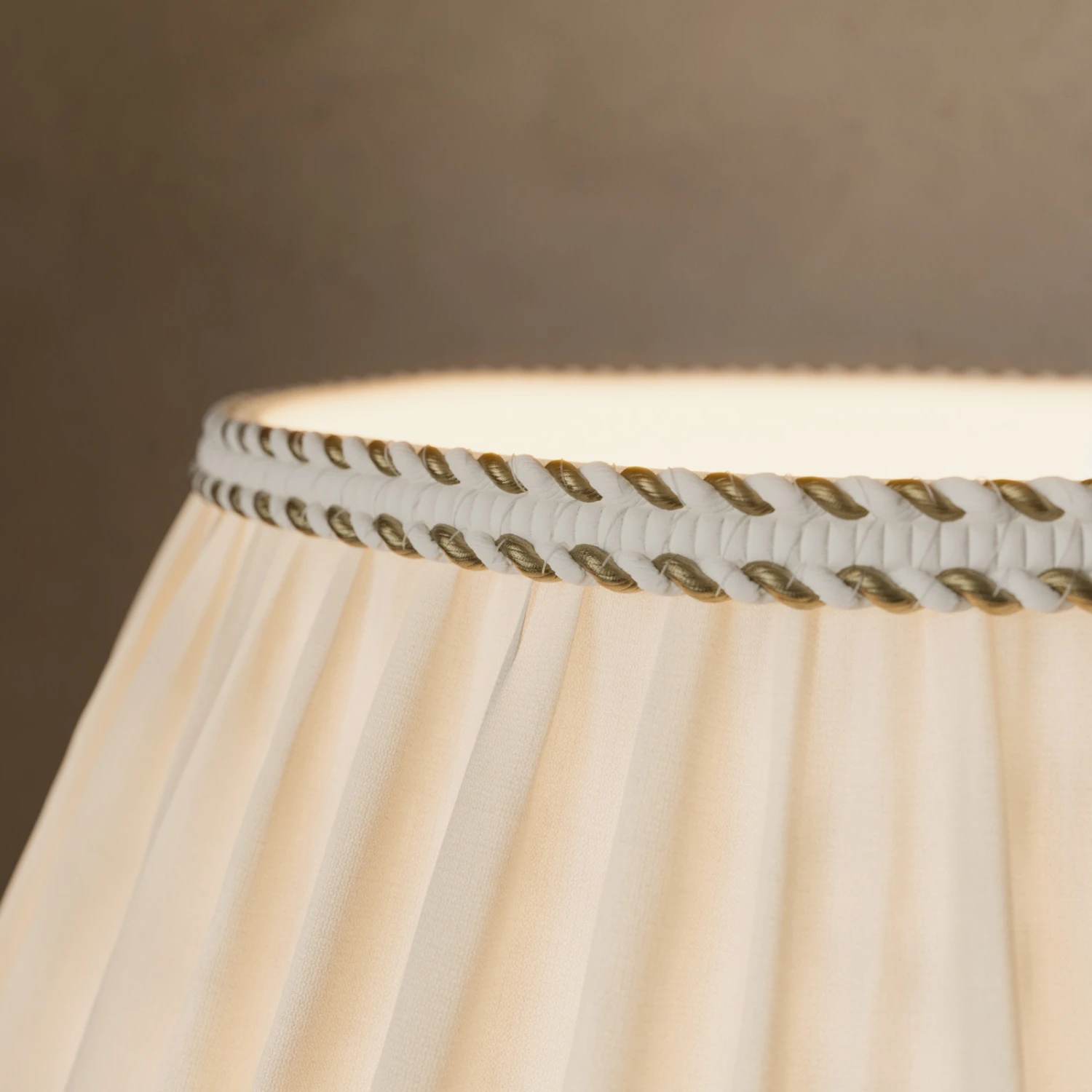 Lampe à Poser Teresa à Cristaux Et Abat-jour Tissu 6 Lampe à Poser Teresa à Cristaux Et Abat-jour Tissu – Image 4