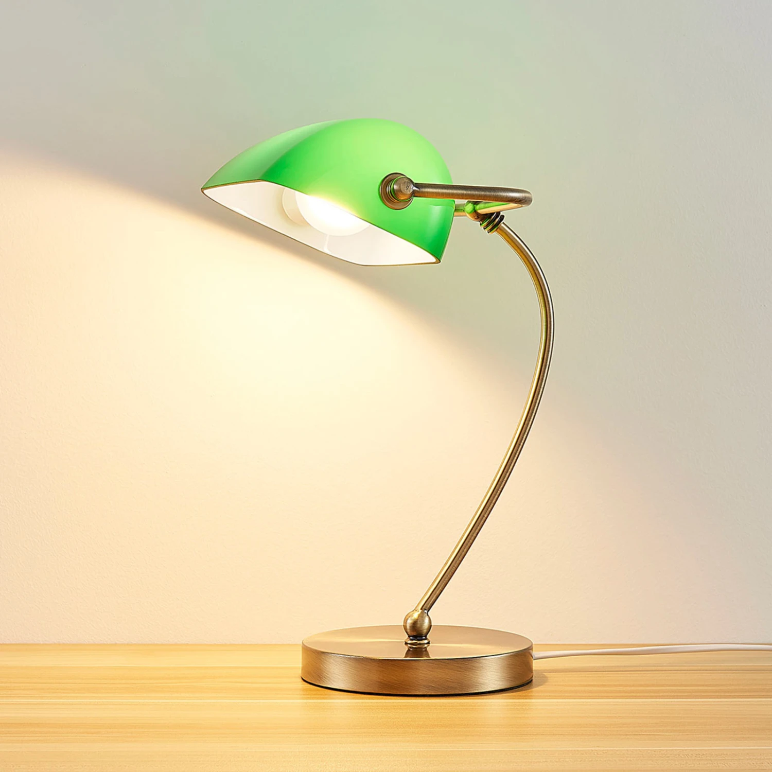 Lampe De Banquier Selea Avec Abat-jour Vert 7 Lampe De Banquier Selea Avec Abat-jour Vert – Image 5