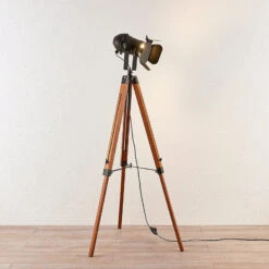 Lampadaire Hilma En Bois à Support Trépied -EGLO || By Rydens || Lucande Soldes 9624166 5